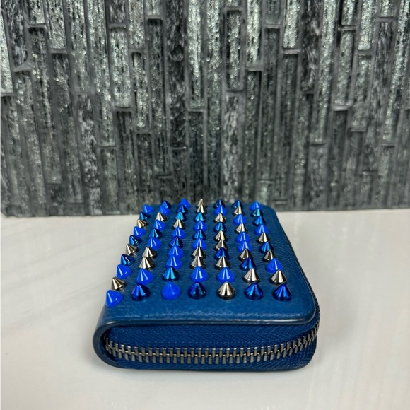💙Christian Louboutin Panettone Blue Leather Multi Stud Spike Zip Wallet - Picture 5 of 14